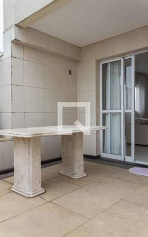 Apartamento à venda com 239m², 4 quartos e 4 vagas Apartamento à venda com 239m², 4 quartos e 4 vagasGarden