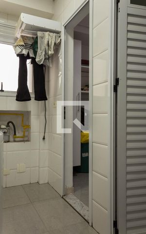 Apartamento à venda com 239m², 4 quartos e 4 vagas Apartamento à venda com 239m², 4 quartos e 4 vagasÁrea de Serviço