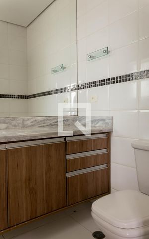 Apartamento à venda com 239m², 4 quartos e 4 vagas Apartamento à venda com 239m², 4 quartos e 4 vagasBanheiro da Suíte 2