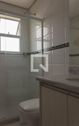 Apartamento à venda com 239m², 4 quartos e 4 vagas Apartamento à venda com 239m², 4 quartos e 4 vagasBanheiro da Suíte 4