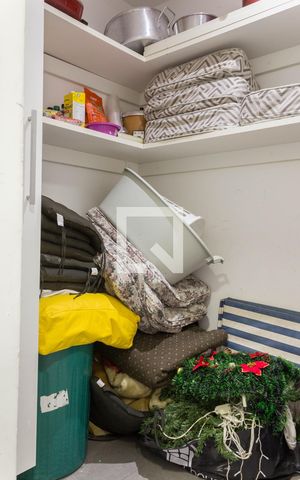Apartamento à venda com 239m², 4 quartos e 4 vagas Apartamento à venda com 239m², 4 quartos e 4 vagasÁrea de Serviço