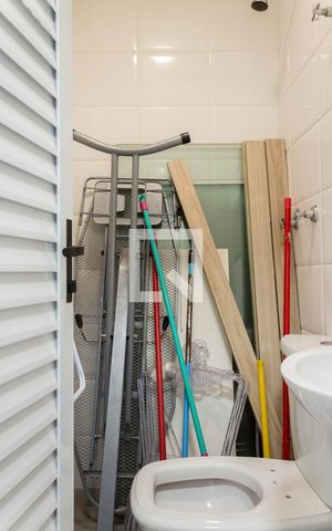 Apartamento à venda com 239m², 4 quartos e 4 vagas Apartamento à venda com 239m², 4 quartos e 4 vagasBanheiro de Serviço