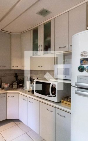 Casa à venda com 148m², 3 quartos e 3 vagas Casa à venda com 148m², 3 quartos e 3 vagasCozinha