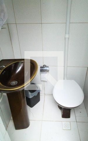 Casa de condomínio à venda com 112m², 4 quartos e 1 vagaBanheiro externo