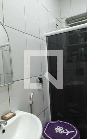 Casa de condomínio à venda com 112m², 4 quartos e 1 vagaBanheiro 2