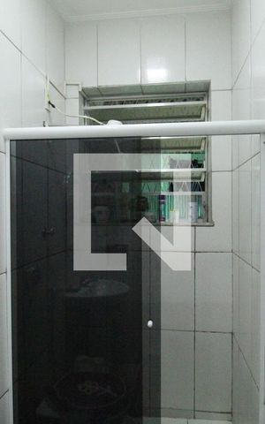 Casa de condomínio à venda com 112m², 4 quartos e 1 vagaBanheiro 2