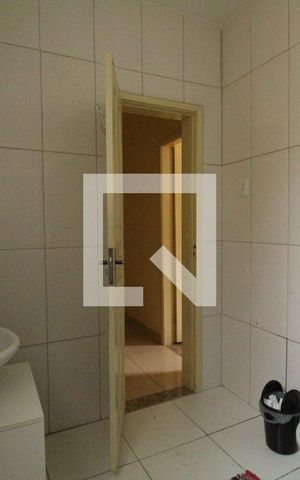 Casa de condomínio à venda com 112m², 4 quartos e 1 vagaBanheiro 1
