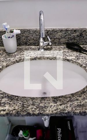 Apartamento para alugar com 37m², 2 quartos e sem vaga Apartamento para alugar com 37m², 2 quartos e sem vagaBanheiro