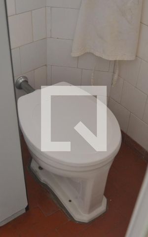 Apartamento à venda com 94m², 2 quartos e sem vagaBanheiro 