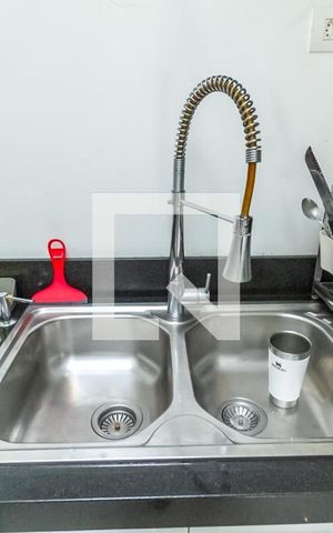 Casa à venda com 200m², 3 quartos e 2 vagas Casa à venda com 200m², 3 quartos e 2 vagasCozinha