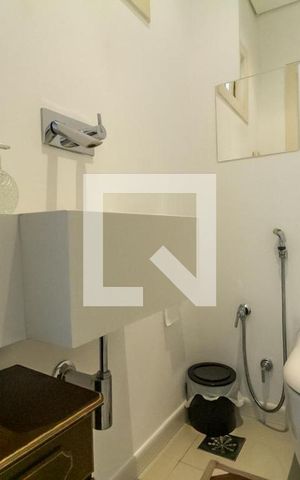 Casa à venda com 200m², 3 quartos e 2 vagas Casa à venda com 200m², 3 quartos e 2 vagasLavabo
