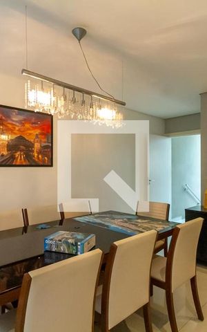 Casa à venda com 200m², 3 quartos e 2 vagas Casa à venda com 200m², 3 quartos e 2 vagasCopa