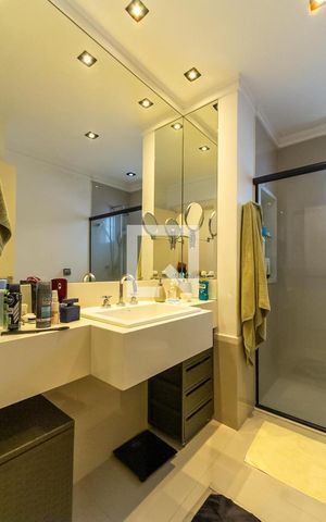 Casa à venda com 200m², 3 quartos e 2 vagas Casa à venda com 200m², 3 quartos e 2 vagasBanheiro