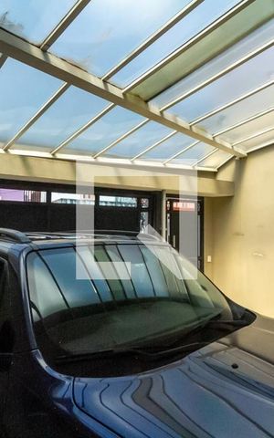 Casa à venda com 200m², 3 quartos e 2 vagas Casa à venda com 200m², 3 quartos e 2 vagasGaragem
