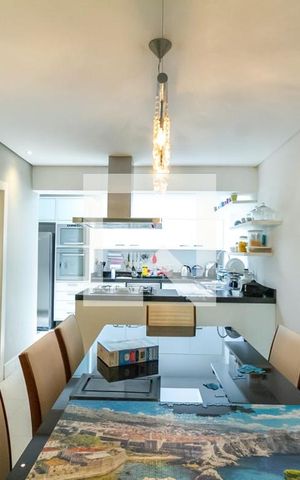 Casa à venda com 200m², 3 quartos e 2 vagas Casa à venda com 200m², 3 quartos e 2 vagasCopa