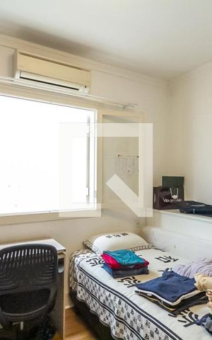 Casa à venda com 200m², 3 quartos e 2 vagas Casa à venda com 200m², 3 quartos e 2 vagasQuarto 3
