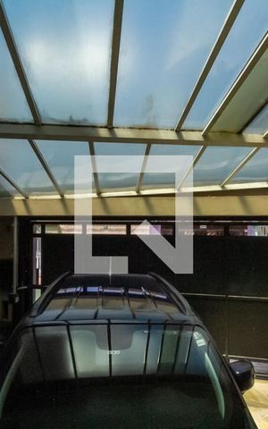 Casa à venda com 200m², 3 quartos e 2 vagas Casa à venda com 200m², 3 quartos e 2 vagasGaragem