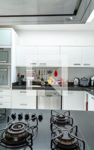 Casa à venda com 200m², 3 quartos e 2 vagas Casa à venda com 200m², 3 quartos e 2 vagasCozinha