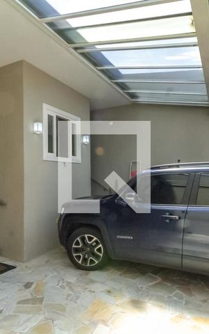 Casa à venda com 200m², 3 quartos e 2 vagas Casa à venda com 200m², 3 quartos e 2 vagasGaragem