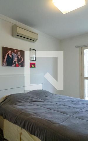 Casa à venda com 200m², 3 quartos e 2 vagas Casa à venda com 200m², 3 quartos e 2 vagasQuarto 2