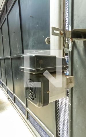 Casa à venda com 200m², 3 quartos e 2 vagas Casa à venda com 200m², 3 quartos e 2 vagasGaragem