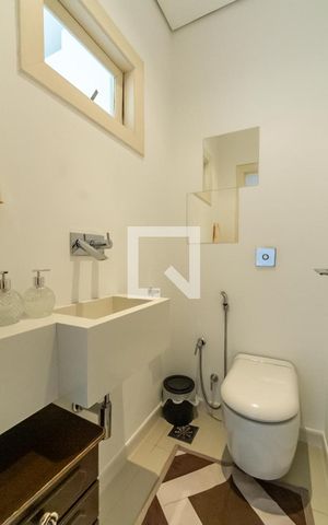 Casa à venda com 200m², 3 quartos e 2 vagas Casa à venda com 200m², 3 quartos e 2 vagasLavabo
