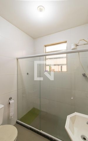 Casa à venda com 195m², 6 quartos e 1 vagaCasa 1 - Banheiro Social