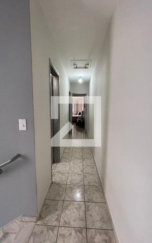 Casa à venda com 122m², 4 quartos e 2 vagas Casa à venda com 122m², 4 quartos e 2 vagascorredor