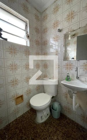 Casa à venda com 122m², 4 quartos e 2 vagas Casa à venda com 122m², 4 quartos e 2 vagasBanheiro de serviço