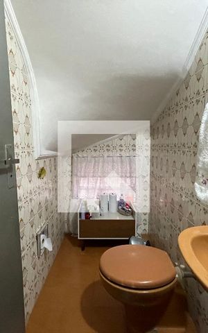 Casa à venda com 122m², 4 quartos e 2 vagas Casa à venda com 122m², 4 quartos e 2 vagasLavabo