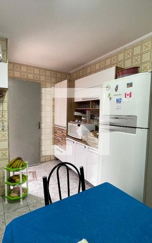 Casa à venda com 122m², 4 quartos e 2 vagas Casa à venda com 122m², 4 quartos e 2 vagasCozinha
