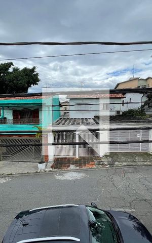 Casa à venda com 122m², 4 quartos e 2 vagas Casa à venda com 122m², 4 quartos e 2 vagasVista da Rua