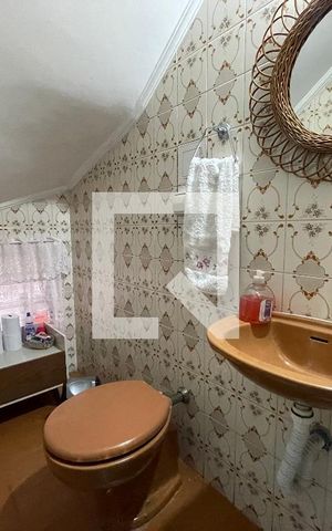 Casa à venda com 122m², 4 quartos e 2 vagas Casa à venda com 122m², 4 quartos e 2 vagasLavabo