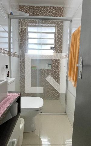 Casa à venda com 122m², 4 quartos e 2 vagas Casa à venda com 122m², 4 quartos e 2 vagasBanheiro Social