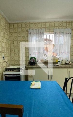 Casa à venda com 122m², 4 quartos e 2 vagas Casa à venda com 122m², 4 quartos e 2 vagasCozinha