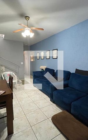 Casa à venda com 122m², 4 quartos e 2 vagas Casa à venda com 122m², 4 quartos e 2 vagasSala
