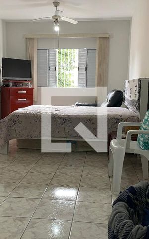 Casa à venda com 122m², 4 quartos e 2 vagas Casa à venda com 122m², 4 quartos e 2 vagasQuarto 1