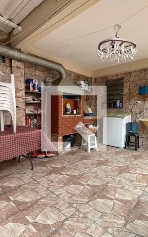 Casa à venda com 122m², 4 quartos e 2 vagas Casa à venda com 122m², 4 quartos e 2 vagasQuintal