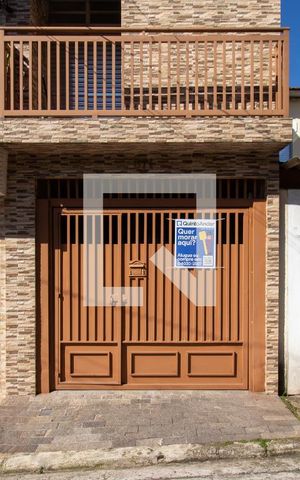 Casa à venda com 150m², 3 quartos e 1 vaga Casa à venda com 150m², 3 quartos e 1 vagaFachada