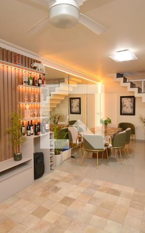 Casa para alugar com 131m², 3 quartos e 2 vagasSala