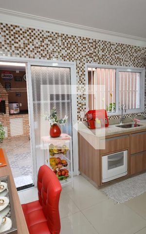 Casa para alugar com 131m², 3 quartos e 2 vagasCozinha