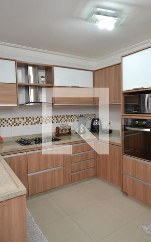 Casa para alugar com 131m², 3 quartos e 2 vagasCozinha