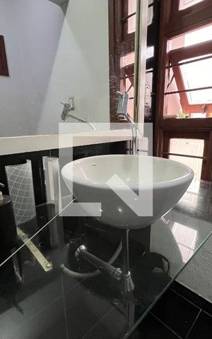 Casa à venda com 100m², 2 quartos e 2 vagasBanheiro