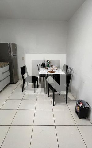 Casa para alugar com 224m², 4 quartos e 2 vagas Casa para alugar com 224m², 4 quartos e 2 vagasCozinha 2