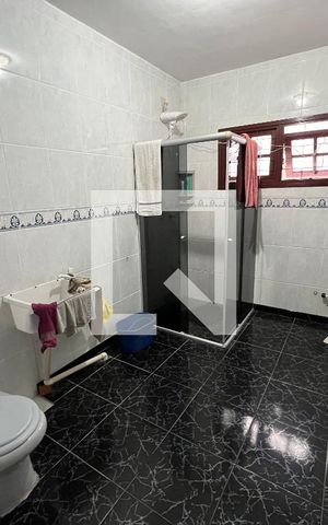 Casa para alugar com 224m², 4 quartos e 2 vagas Casa para alugar com 224m², 4 quartos e 2 vagasBanheiro 3