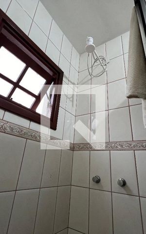 Casa para alugar com 224m², 4 quartos e 2 vagas Casa para alugar com 224m², 4 quartos e 2 vagasBanheiro 2