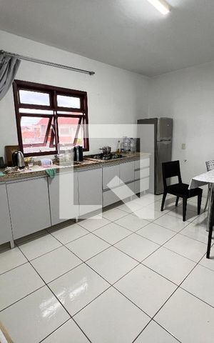 Casa para alugar com 224m², 4 quartos e 2 vagas Casa para alugar com 224m², 4 quartos e 2 vagasCozinha 2