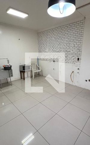 Casa para alugar com 224m², 4 quartos e 2 vagas Casa para alugar com 224m², 4 quartos e 2 vagasCozinha 1