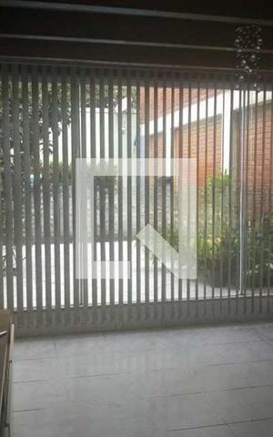 Casa de condomínio à venda com 241m², 3 quartos e 1 vaga