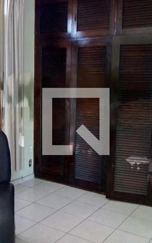 Casa de condomínio à venda com 241m², 3 quartos e 1 vaga